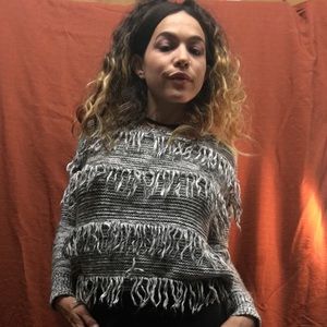 🕳 Express Black&White Gradient Fringle Sweater 🕳